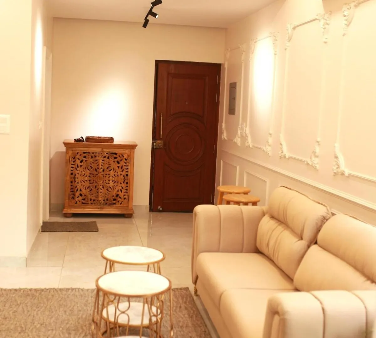Stylish 1BHK, Dwarka I Yashobhoomi I Delhi Airport Apartment New Delhi
