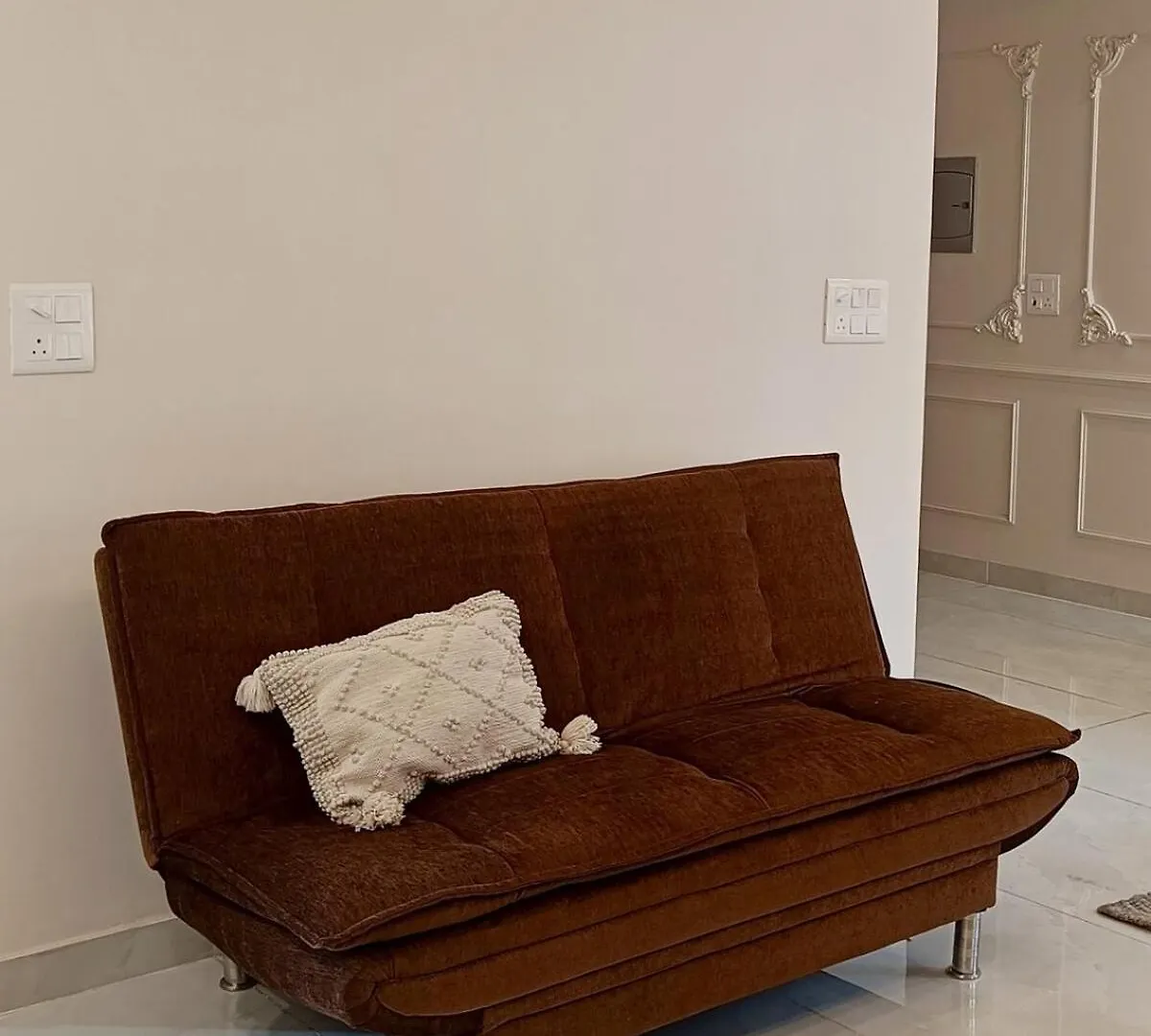 Stylish 1BHK, Dwarka I Yashobhoomi I Delhi Airport Apartment New Delhi India