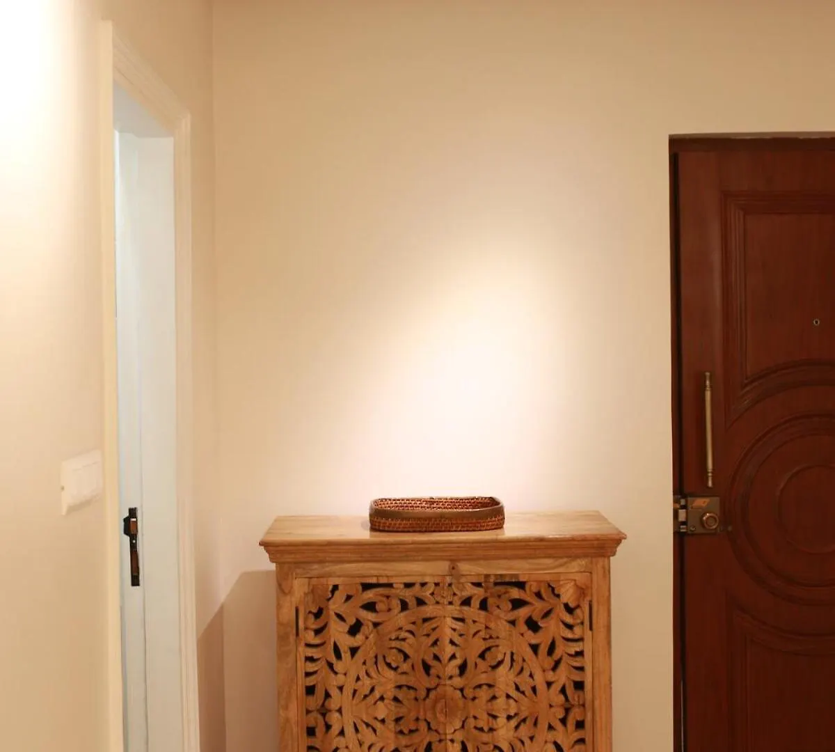 Stylish 1BHK, Dwarka I Yashobhoomi I Delhi Airport Apartment New Delhi