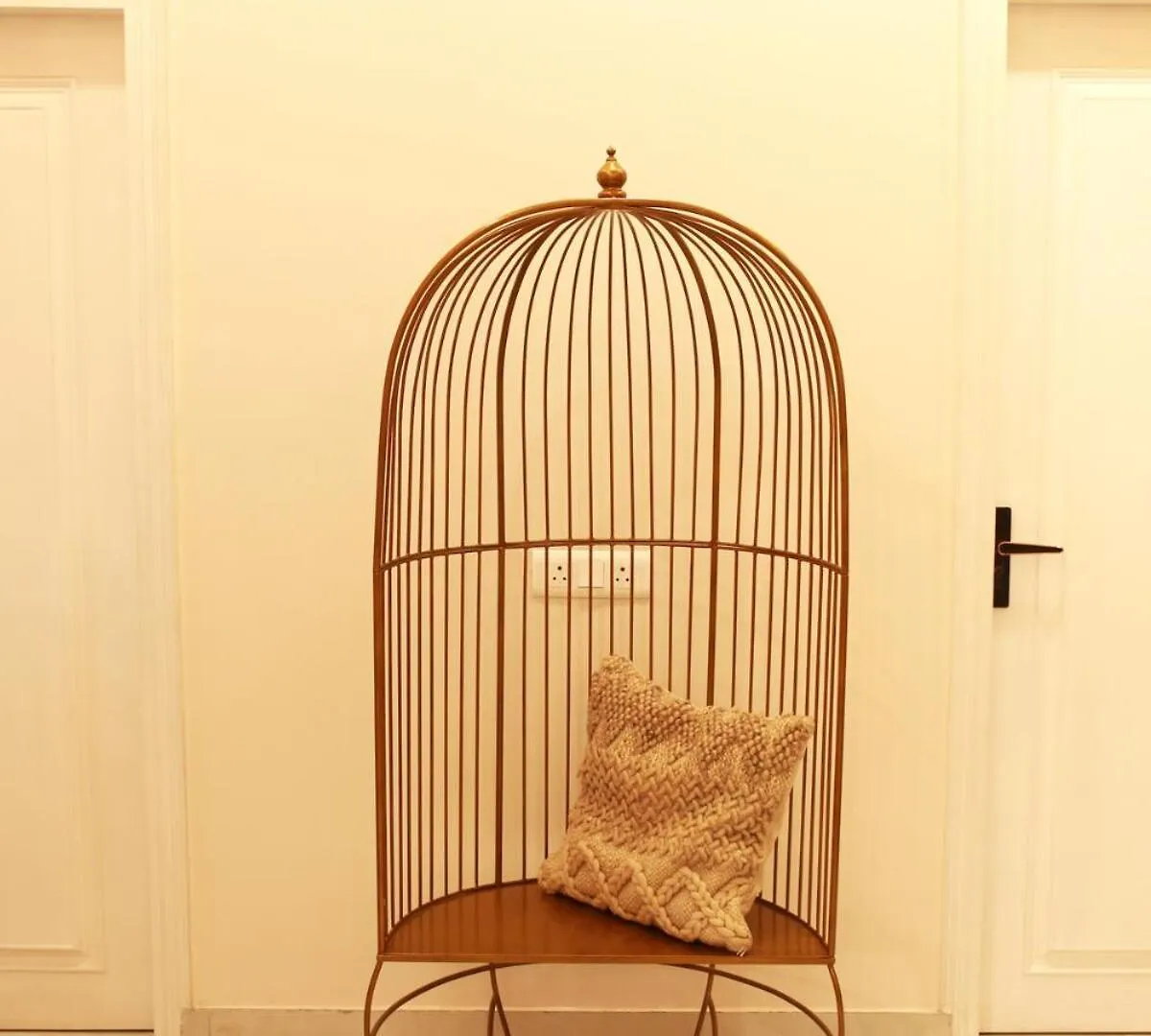 Stylish 1BHK, Dwarka I Yashobhoomi I Delhi Airport Apartment New Delhi