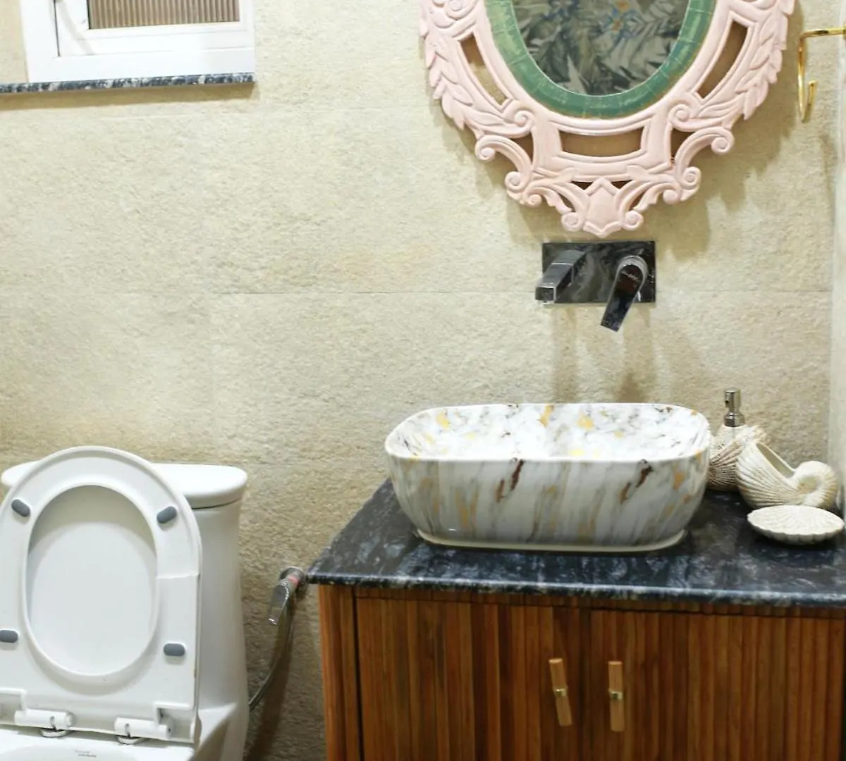 Stylish 1BHK, Dwarka I Yashobhoomi I Delhi Airport Apartment New Delhi 0*,