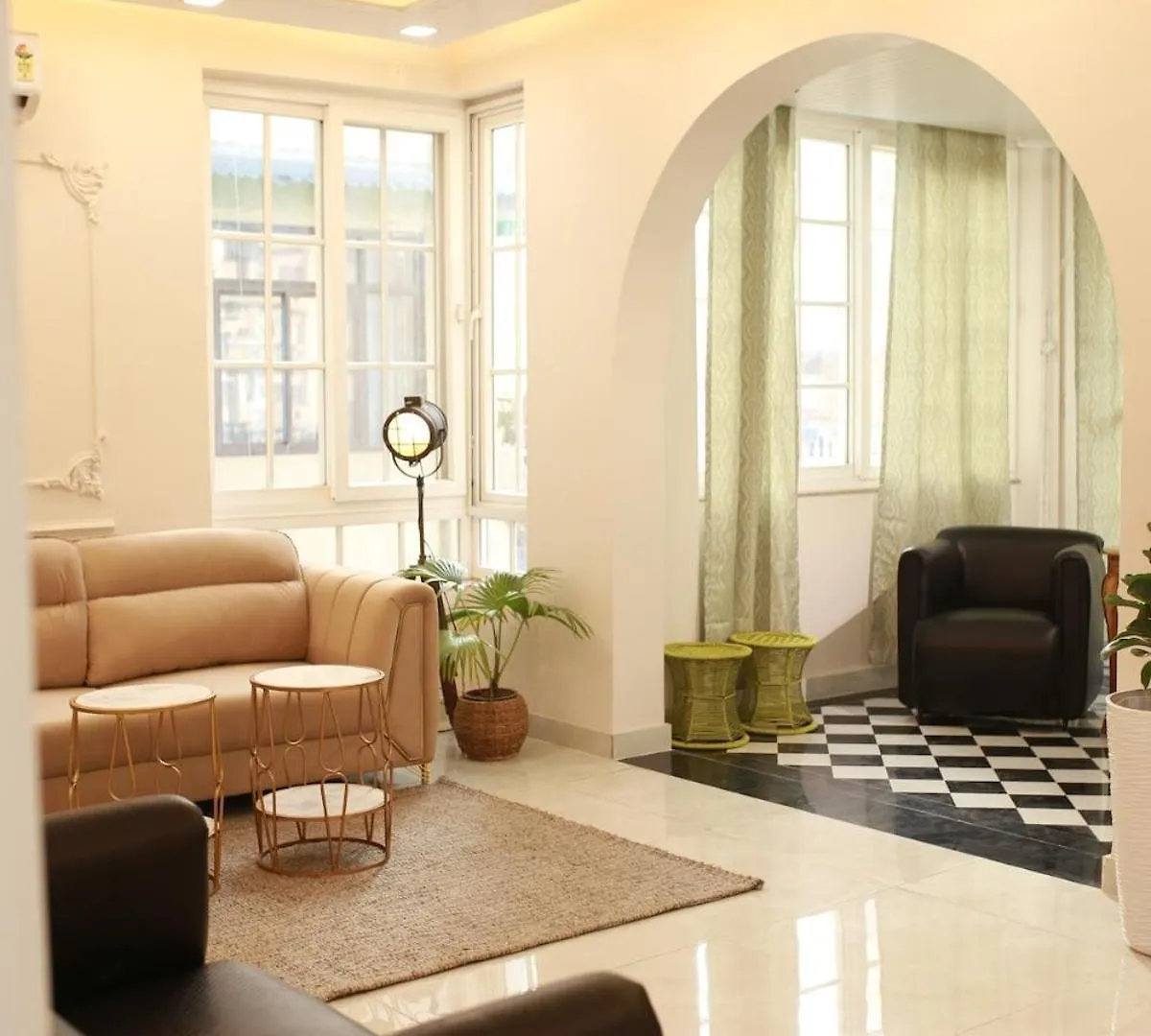Stylish 1BHK, Dwarka I Yashobhoomi I Delhi Airport Apartment New Delhi